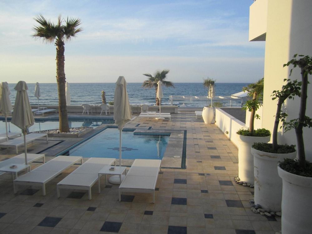 Petradi Lounge 4*